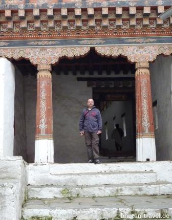 bhutan-spezialist heinrich heinz im dzong von trongsa